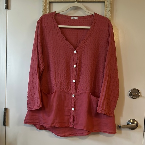 LINNEA | Linen Women's Pink Mother of Pearls Button-Up Top - Picture 1 of 12